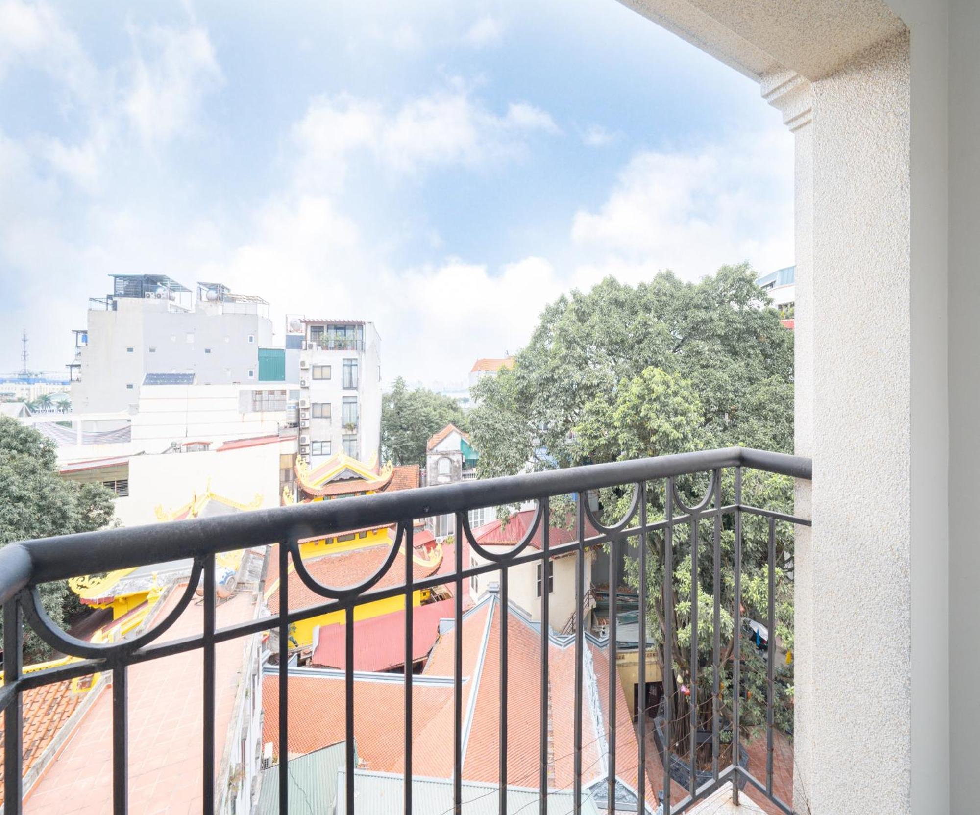 Luxe Paradise Residence Truc Bach Hanoi Exterior photo